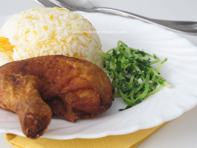 Nasi Ayam Kampung goreng (Deep fried Chicken and rice)