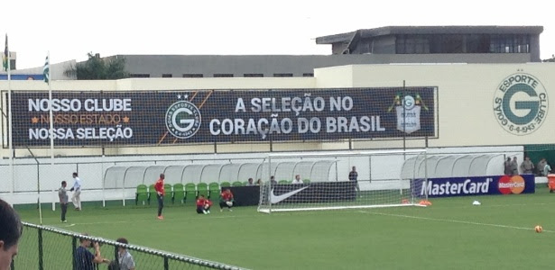Detalhe da Serrinha, sede social do Goiás, recém-reformada, durante o treino da seleção brasileira