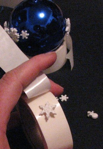 #8 - Button Ornament 006