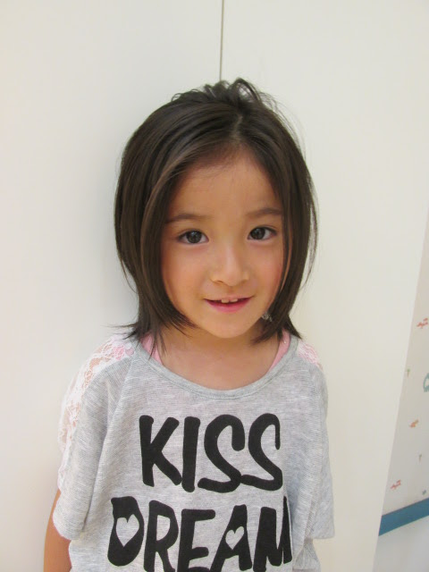 レイヤーボブ こどものヘアスタイル ミディアム 女の子の髪型