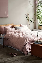 46+ Feminine Minimalist Bedroom