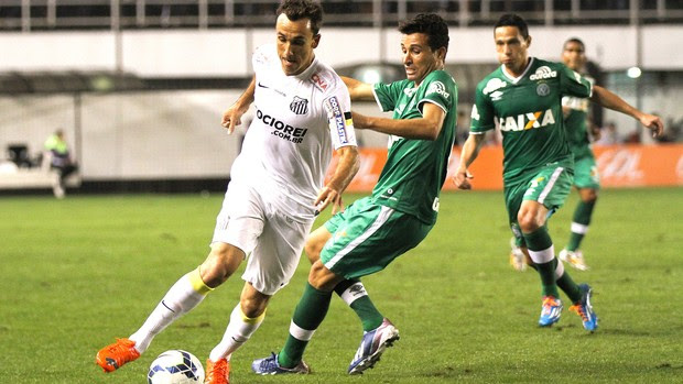 Thiago Ribeiro jogo Santos x Chapecoense (Foto: Agência Estado)