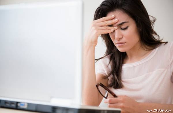 Tôi phải làm gì khi chồng tôi quá chu đáo với họ hàng bên nội