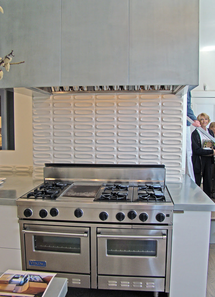 DSC05712 SF decorator showcase stove and backsplash