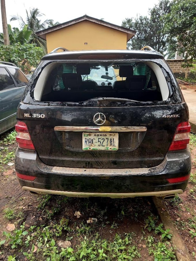 Police recover Mercedes Benz suspected to have been snatched by armed robbers and used for an operation in Anambra state