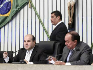O presidente da AL, deputado Roberto Cláudio (PSB), disse que a PEC coloca a Assembleia na “vanguarda dos princípios modernos da administração pública” (Foto: Paulo Rocha/AL-CE)