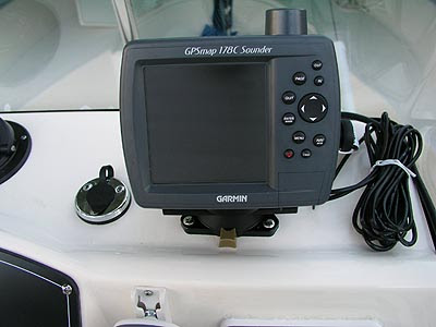  Garmin   Sale on The Garmin 178c Provides Accurate Navigation And A Detailed Fishfinder