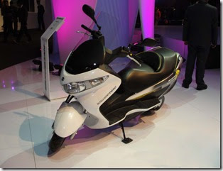 SUZUKI Bikes Wallpapers -    Auto Expo 2010 INDIA