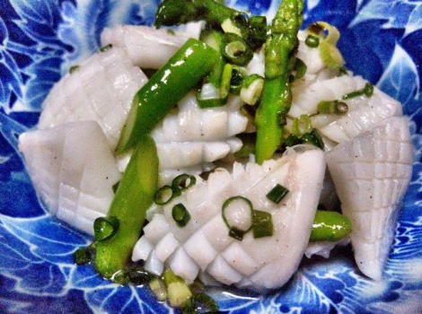 アオリイカ料理の簡単レシピ アオリイカとアスパラガスの炒め物 魚料理の簡単 おいしいレシピ集