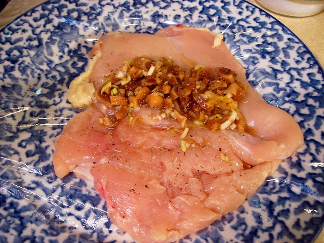 Chicken Stuffed with Figs and Leeks