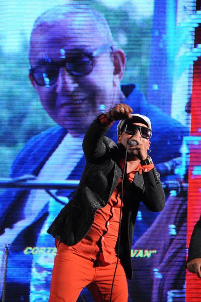 Ricardo Amaray, voz líder de la agrupación musical cubana Manolito Simonet y su Trabuco, durante el homenaje ofrecido a Juan Formell, fundador de los Van Van y Premio Nacional de Música, en la Tribuna Antiimperialista José Martí, en La Habana, Cuba, el 3 de mayo de 2014.   AIN FOTO/Omara GARCÍA MEDEROS