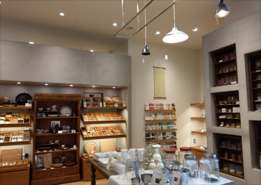 Madu マディ 京都店 誰でもオシャレな食卓を作れる雑貨屋さん 京都移住を夢見て
