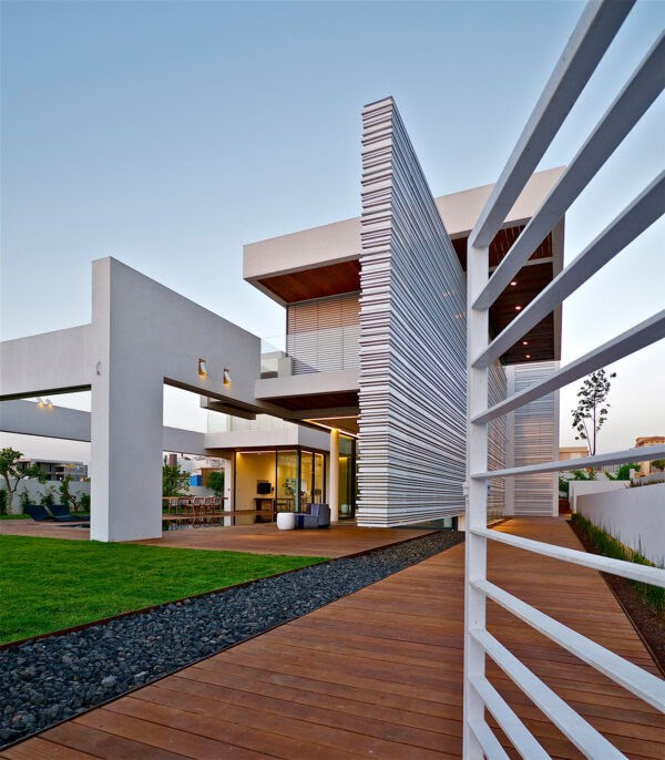 Modern Luxury Villas Designed By Gal Marom Architects
