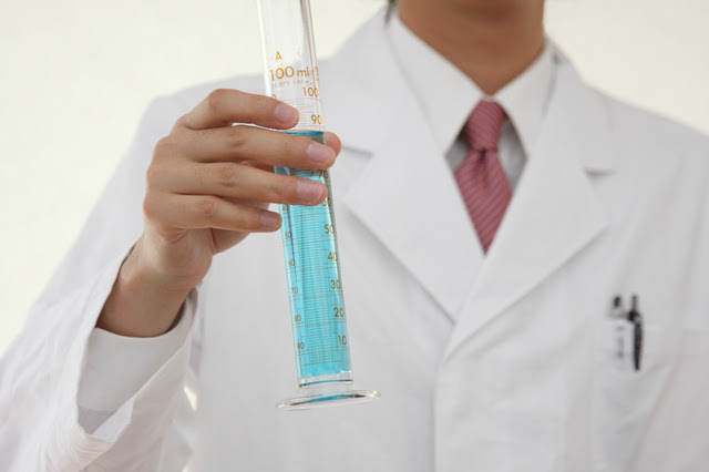 メスシリンダーの簡単な初歩や基本的な使い方 利用方法 仕様方法 やり方 初めての利用方法や使用方法 初心者でも簡単 使い方ラボ