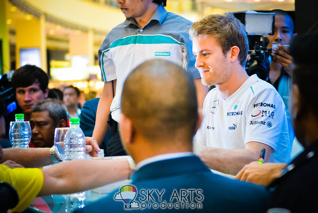 Nico Rosberg Lewis Hamilton PETRONAS KLCC Meet and Greet #PMGP2013