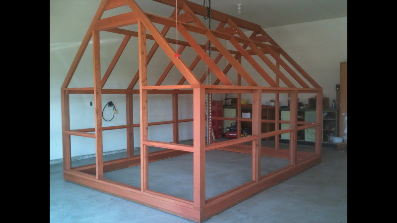 Greenhouse Plans - Polycarbonate Covered - Cedar Framed 