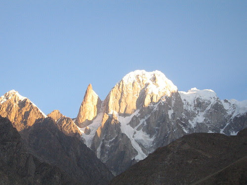 Ladyfinger Peak and neighbour, from Duikar viewpoint, sunrise