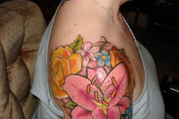 flower_tattoo,girl_tattoo