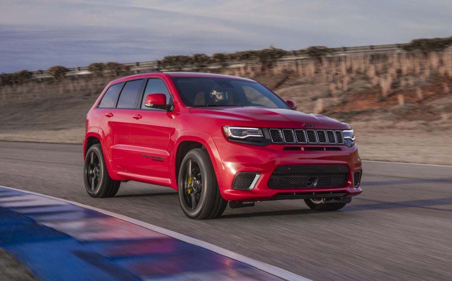 Nuevo Jeep Grand Cherokee Trackhawk Superando A Srt 717 Cv Automotiva
