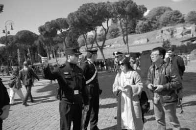 イタリアで執務する中国の警察官 人民網日本語版 人民日報