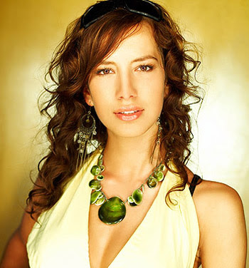 Long Center Part Hairstyles, Long Hairstyle 2011, Hairstyle 2011, New Long Hairstyle 2011, Celebrity Long Hairstyles 2016