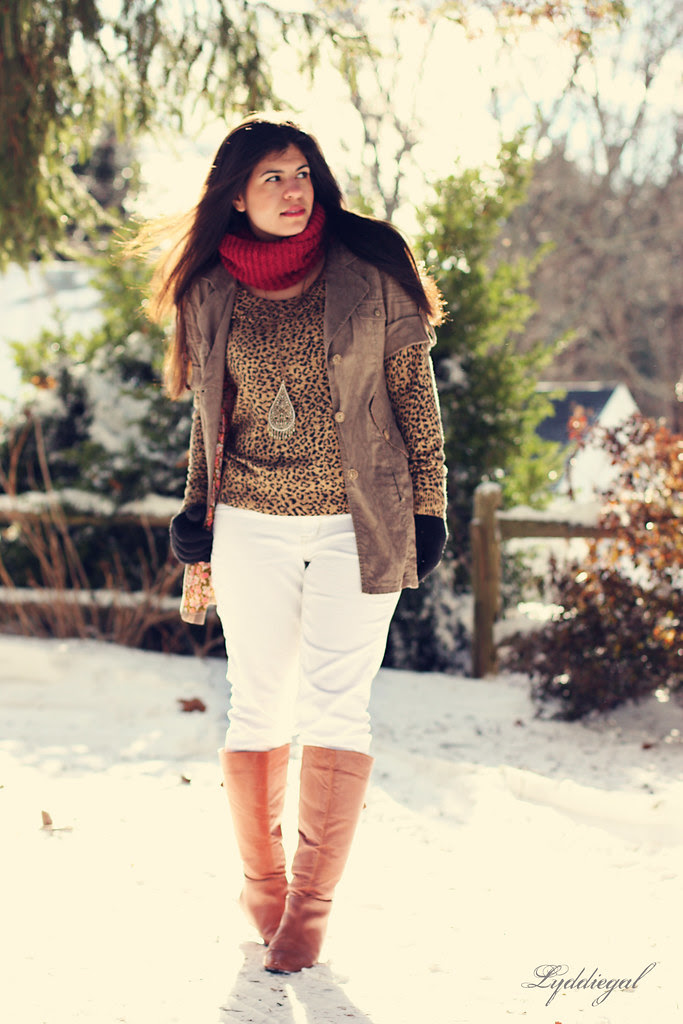 no one notices the contrast of white on white