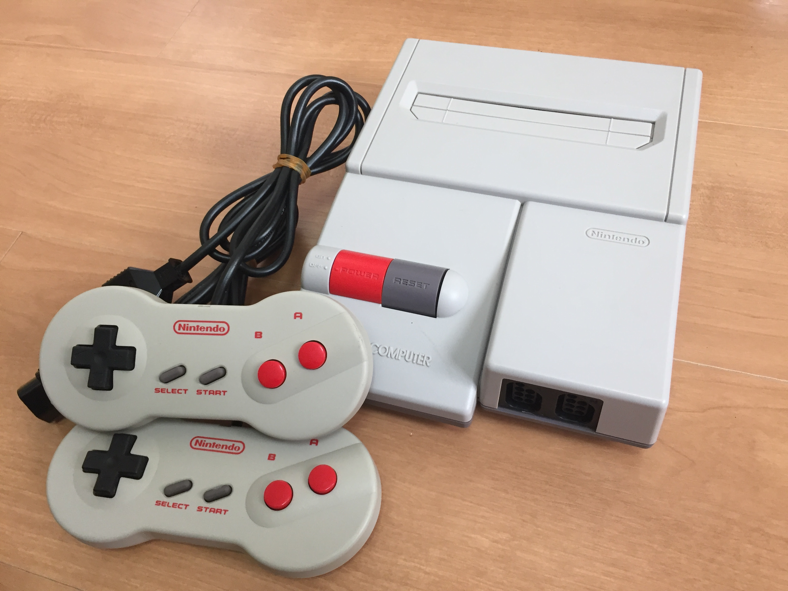 初代ファミコン本体とニューファミコン 種類での違いは 比較とおすすめ れとろとろ ゲームブログ