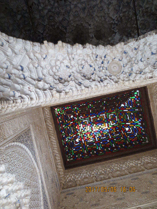 アルハンブラ宮殿 リンダラハ バルコニー天井 ステンドグラス