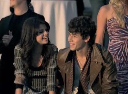 selena gomez y nick jonas cartoon