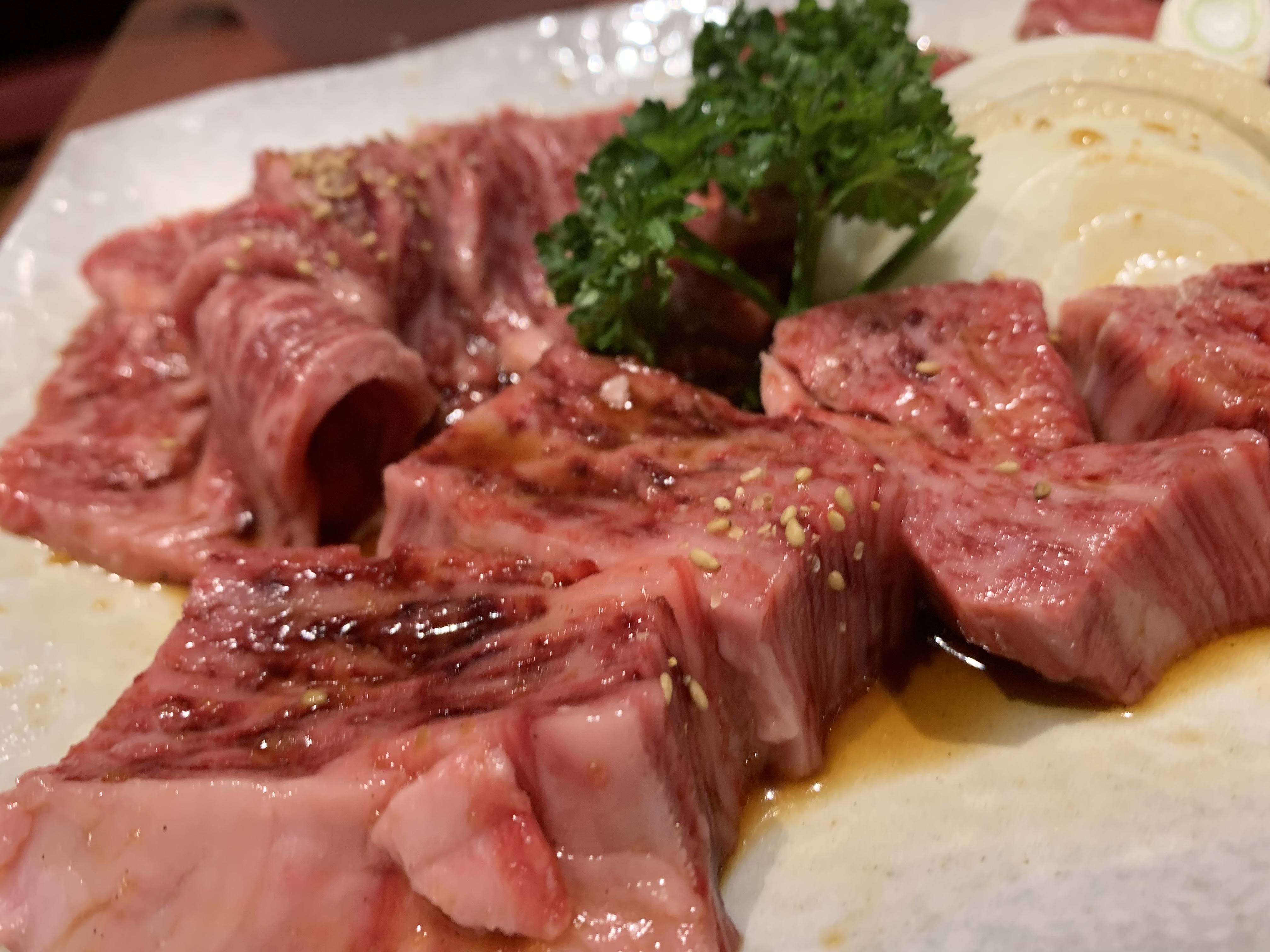 写真 美味しそうな 本とさや お肉の写真 焼肉もロックも強火が一番