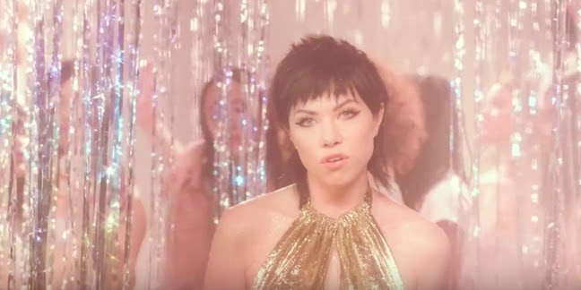 Carly Rae Jepsen Shares "Boy Problems" Video Featuring Tavi Gevinson: Watch