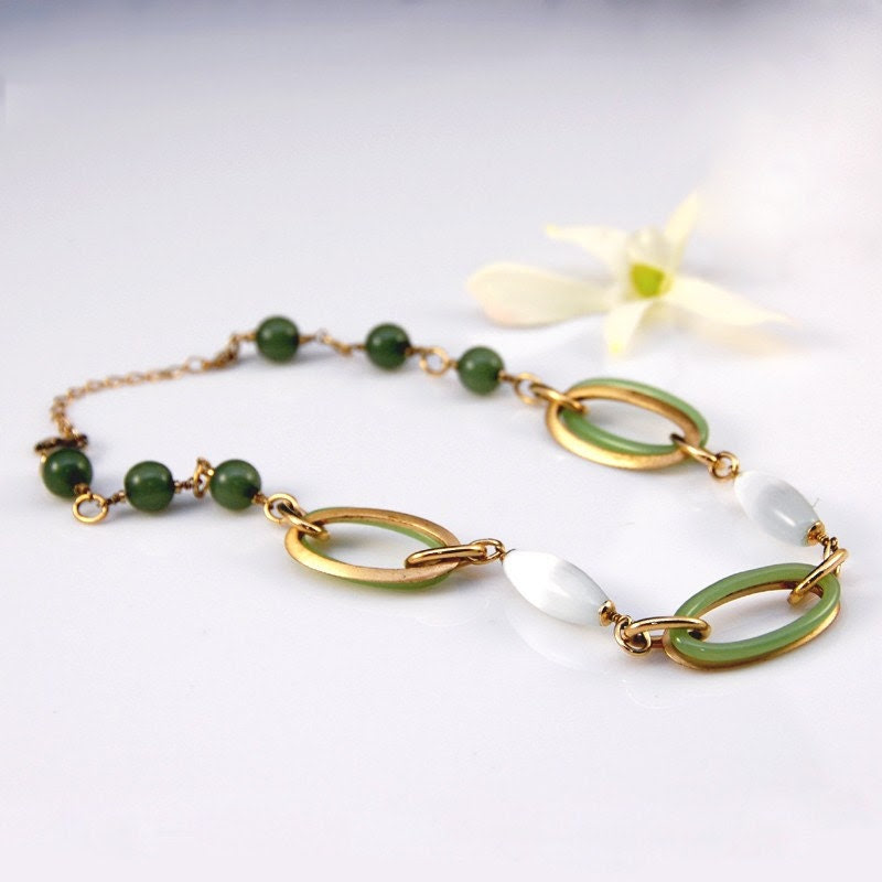 Gold Link Necklace. Vintage Green and Gold Link