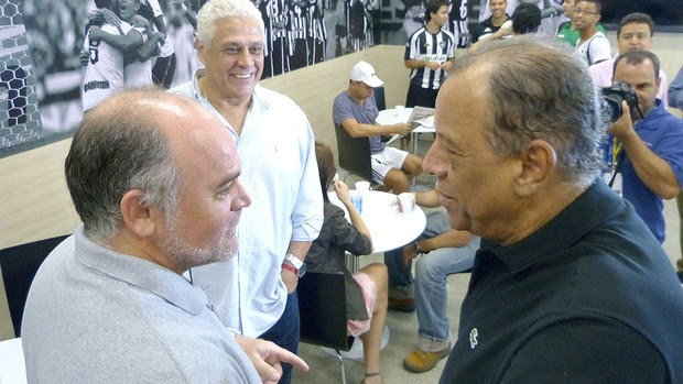 Maurício Assumpção e Carlos Alberto TorresCarlos Alberto Torres na inauguração do novo vestiário do Botafogo (Foto: Vicente Seda / Globoesporte.com)