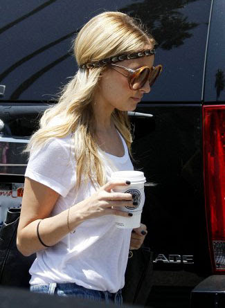 nicole richie boho hair. Nicole Richie is sporting a