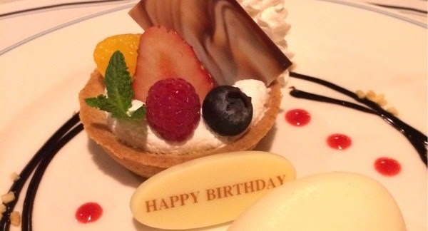 ディズニー誕生日 プライオリティ シーティングで誕生日ディナーしよう