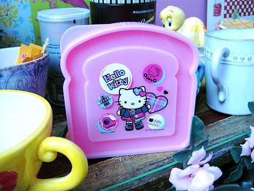  Hello Kitty Lunch Box