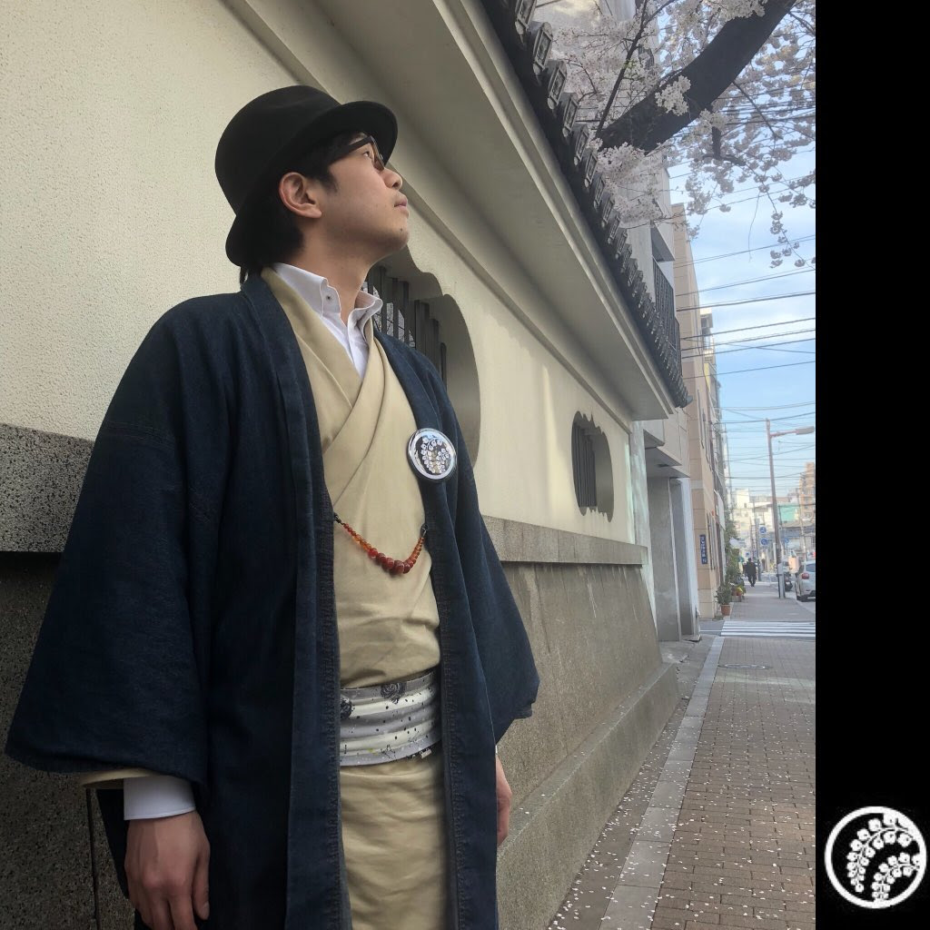 デニム羽織とベージュ チノ着物で 春のメンズ着物コーディネート 東京上野 男着物 メンズ浴衣専門店 藤木屋 メンズ着物 メンズ浴衣 藤木屋ブログ