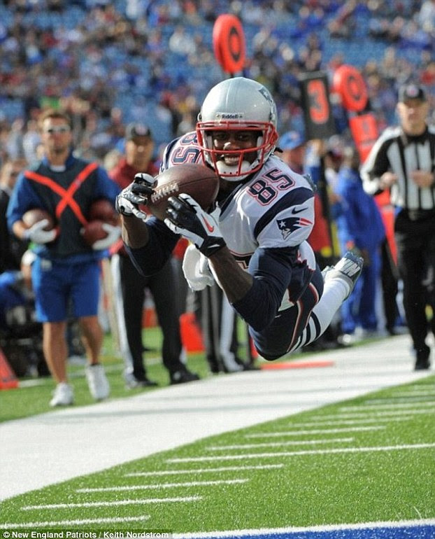 Brandon Lloyd Ridiculously Photogenic