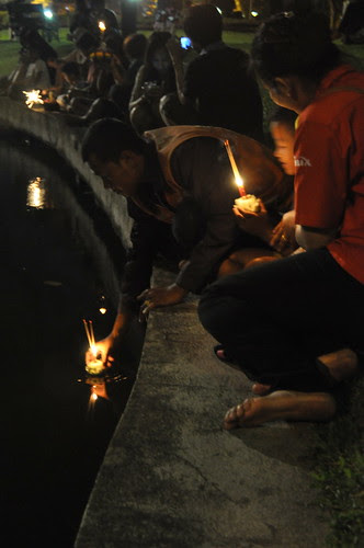 Loy Kratong 2011 8