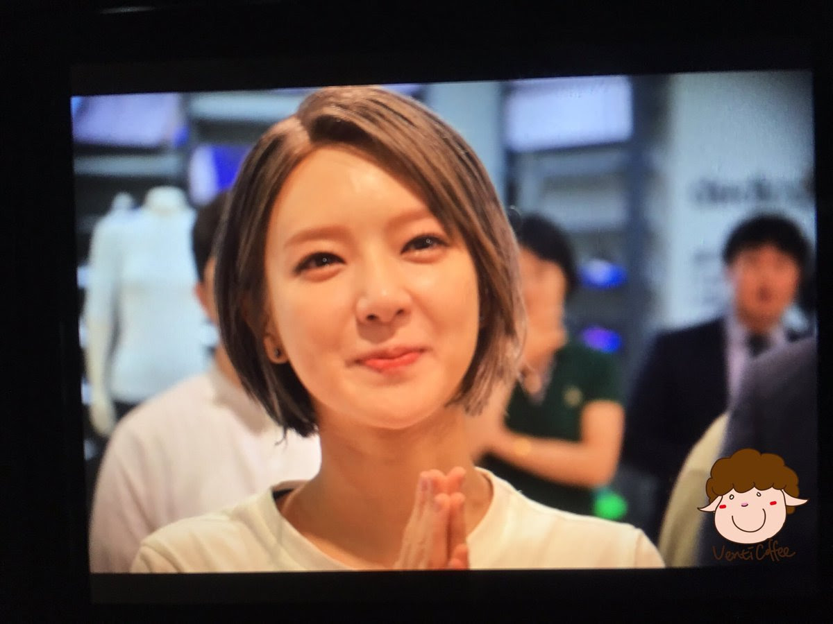 초아 AOA CHOA 더쇼 ELLESSE 팬사인회 유나 지민 오사님 사진 오너님 louis4526