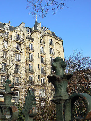 grilles square du temple.jpg