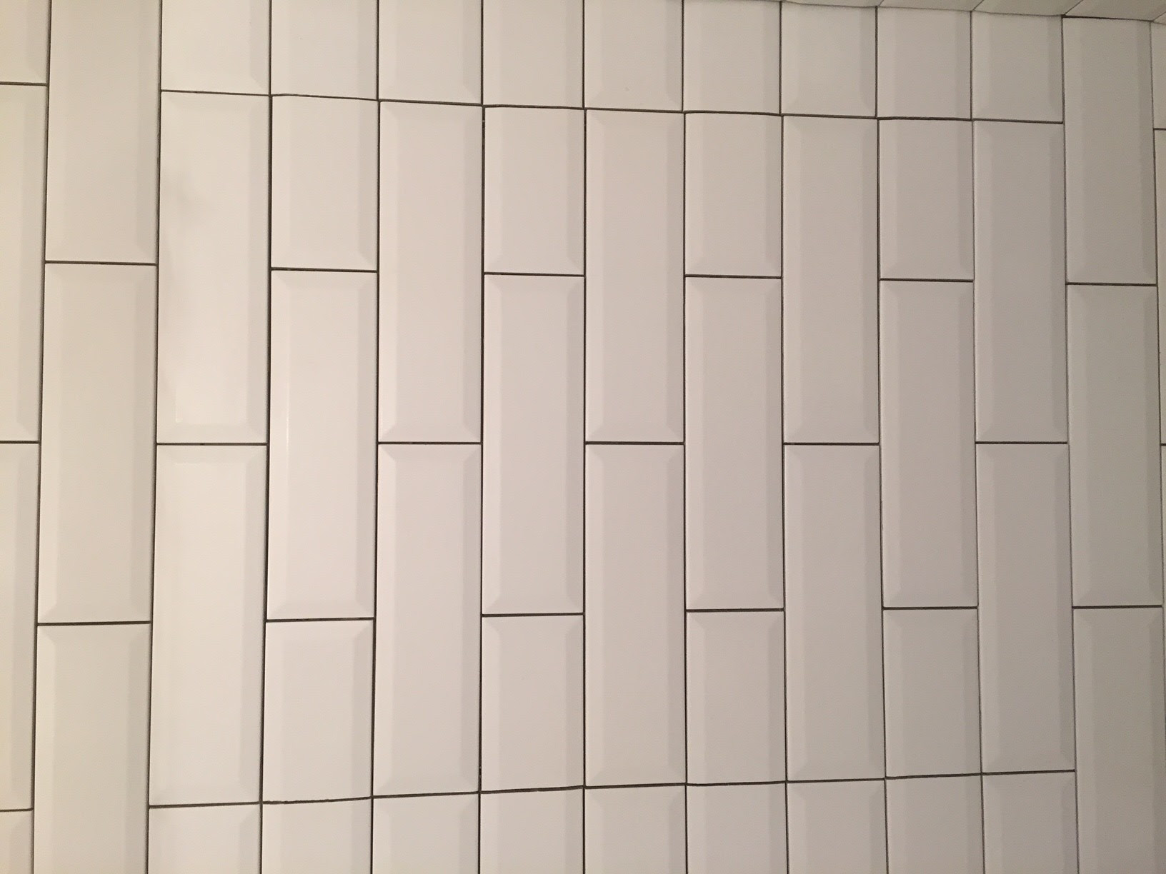 How to Make a Hidden Access Panel With Subway Tiles  L\u002639; Essenziale
