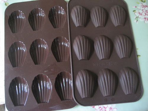 Silicone Madeleine bun tins