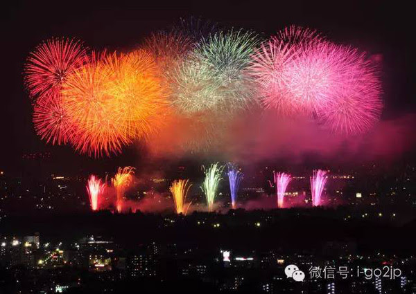 日本关西花火大会渐进佳期 现在启程正合适
