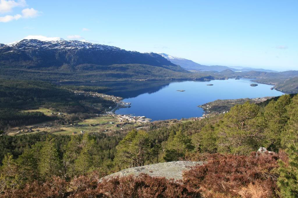 Utsikt utover Eikefjord fra Eikefjordstøylen