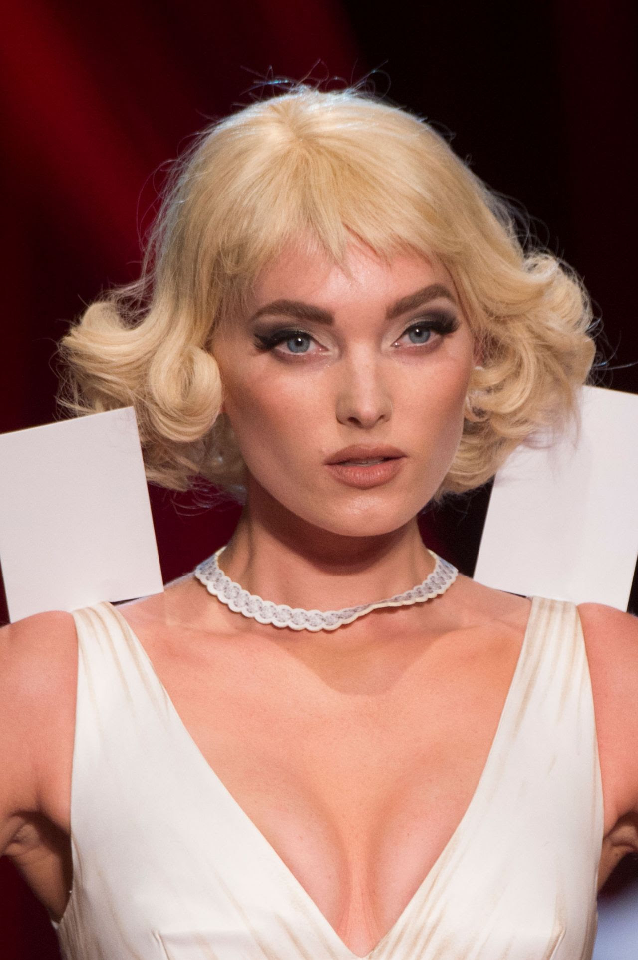 Elsa Hosk Prefer Legs Celebrities Trands Elsa Hosk Moschino S S 2017 Show In By Mike Larkin For Dailymail Com