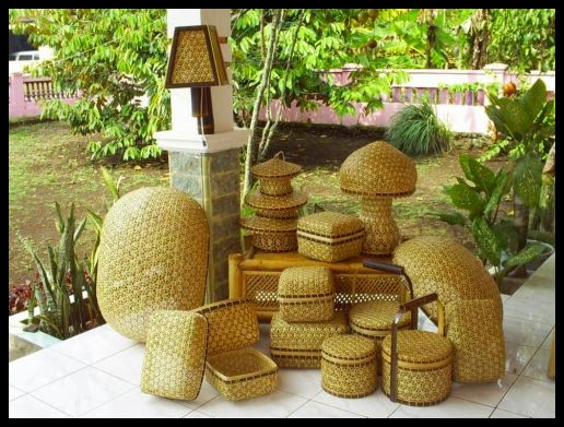  KERAJINAN  TANGAN