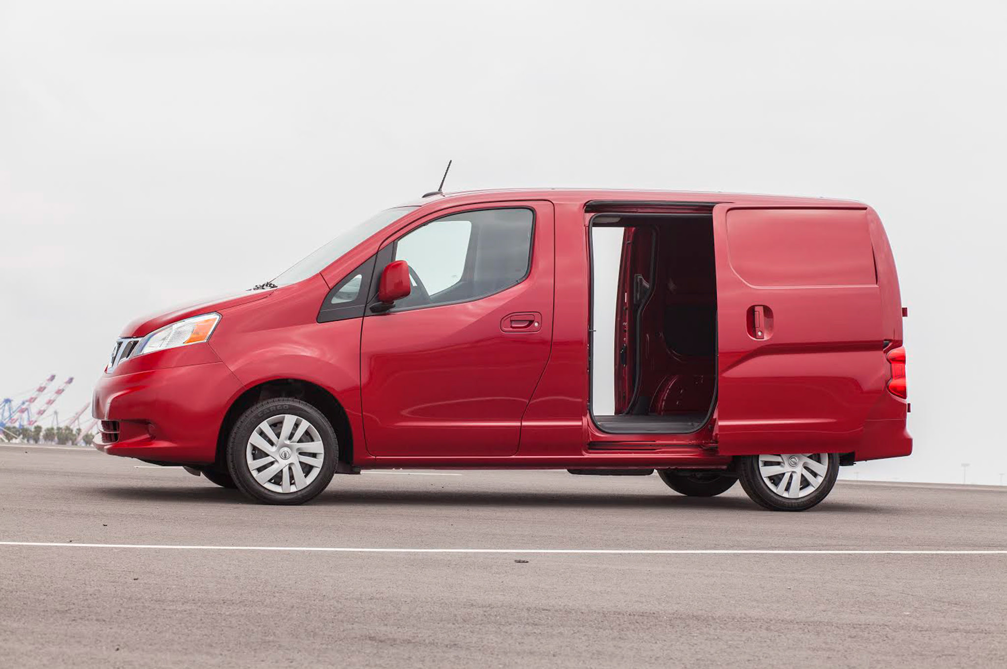2016 Nissan NV200 side profile