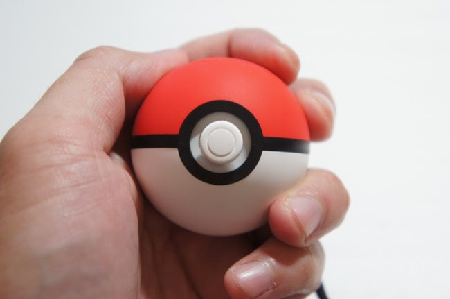 本日発売 モンスターボール Plus の使い方 品薄のpokemon Go Plusと同じ機能をもちnintendo Switchのコントローラーとしても使える凄いやつ 面白いアプリ Iphone最新情報ならmeeti ミートアイ