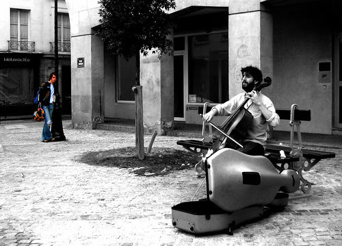 Cellist and listener in Paris